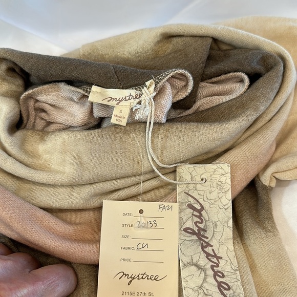 Mystree long sleeve sweater pink cream and tan small - Picture 4 of 12